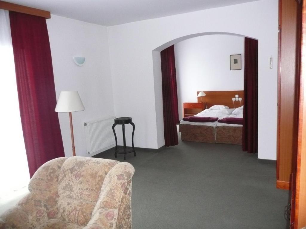 Hotel Ovit Keszthely Habitación foto